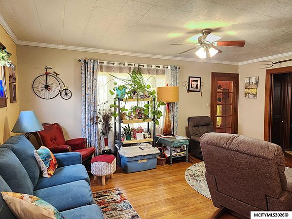 4th image of 221 14th St SE