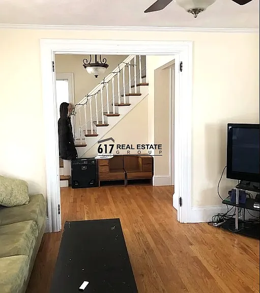 34 Brentwood St — Photo 14