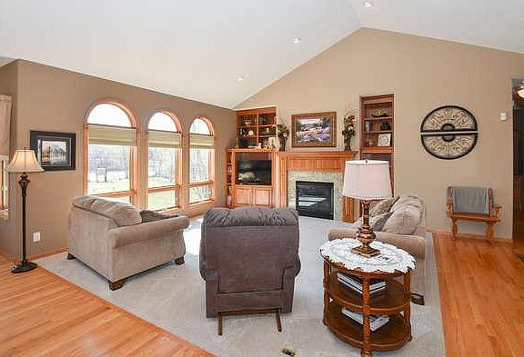 4th image of 10860 Windmill Dr