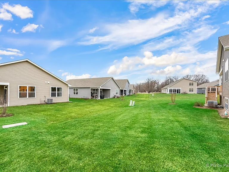 301 Westminster Ct — Photo 54