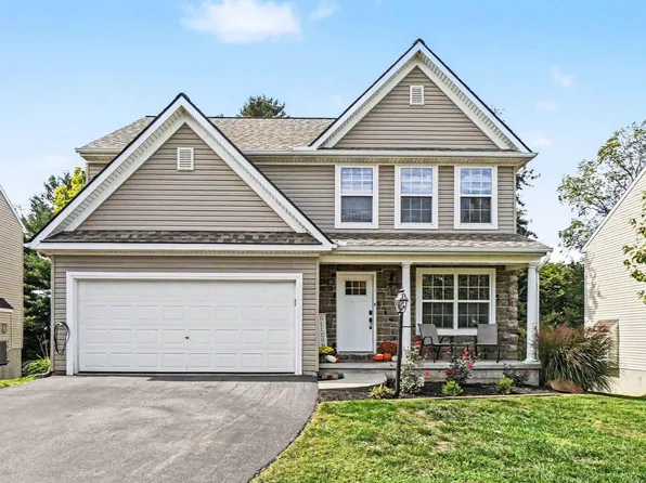 310 Running Bond Dr, Middletown, PA 17057