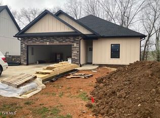 225 Oak View Cir, Bristol, TN 37620