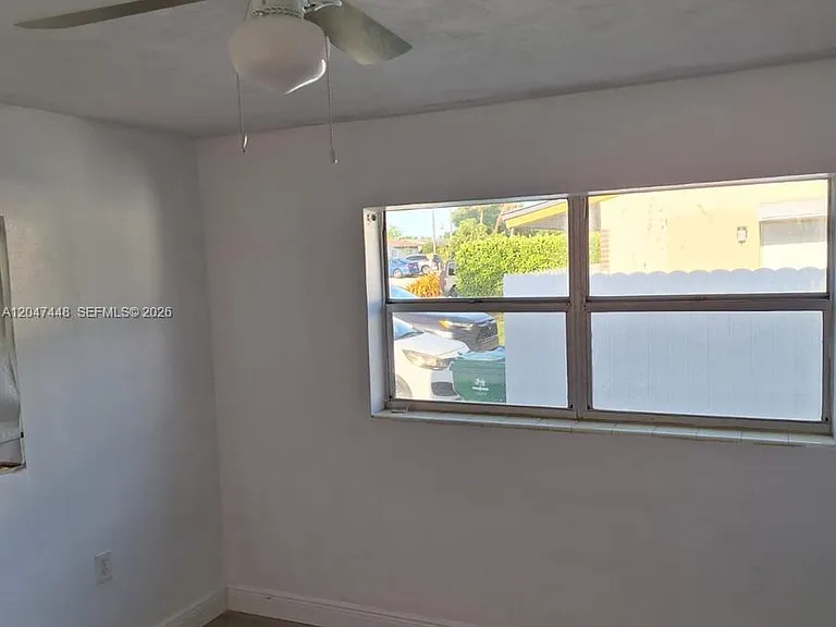 6328 SW 20th St — Photo 2