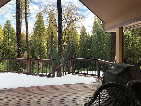 Ironwood Deck
Iron Posts
