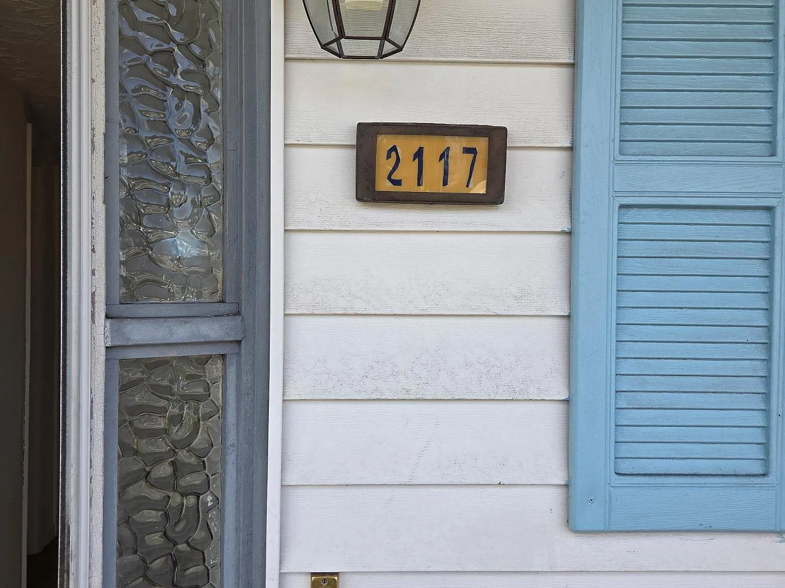 2117 Shannon Dr — Photo 1