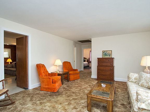 4th image of 4400 Newby Dr