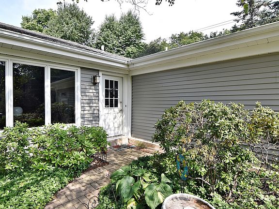 2nd image of 1019 Woodland Ave