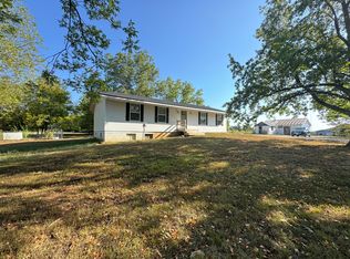 907 E 420th Rd, Bolivar, MO 65613