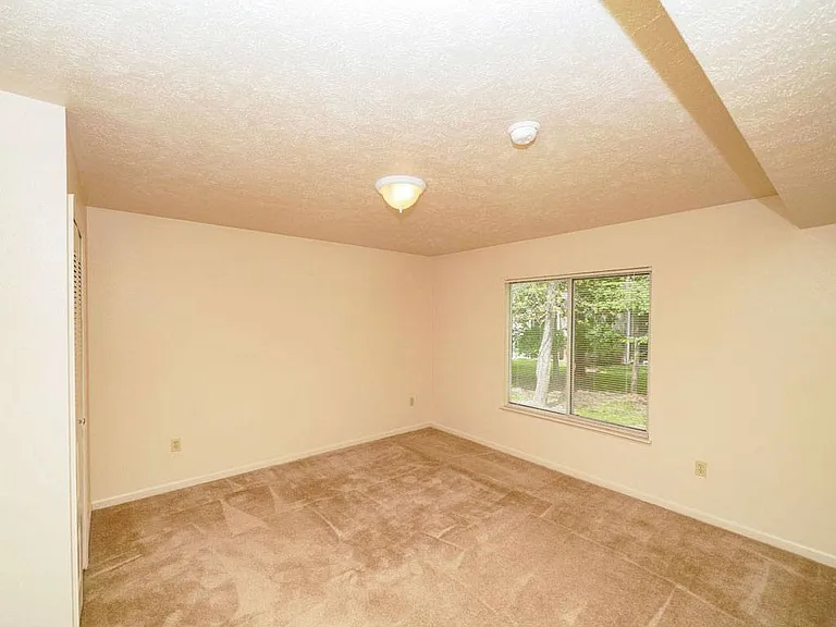 Glenn Valley Apartments — Photo 66