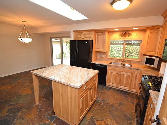 2nd image of 1349 E Mariposa Ave