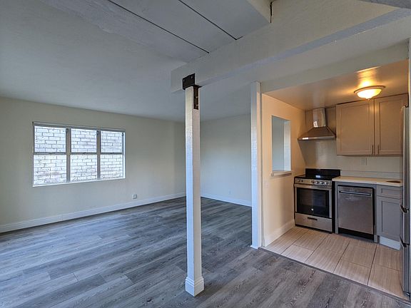 2nd image of 2563 Le Conte Ave #2563