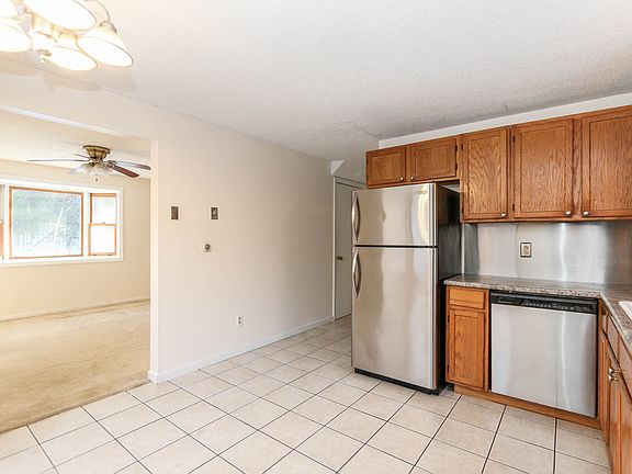 Eat-in Kitchen