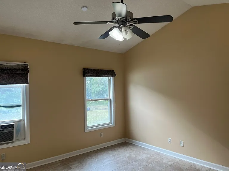 423 Cobblestone Way — Photo 6