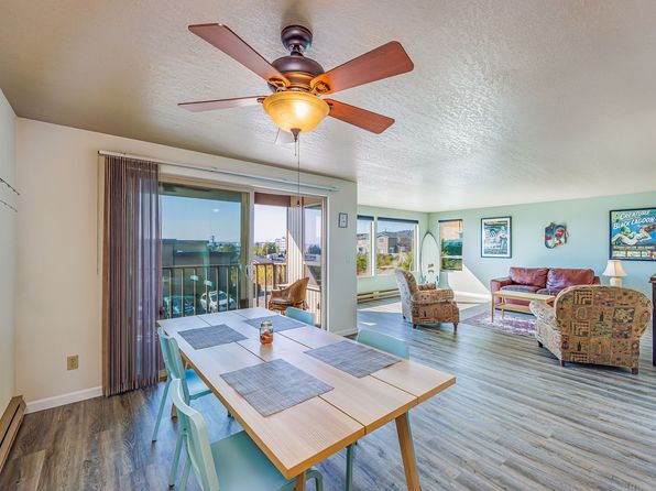 813 S 227th Pl APT 6