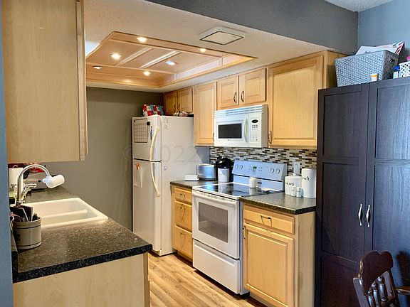 2nd image of 205 18th St E