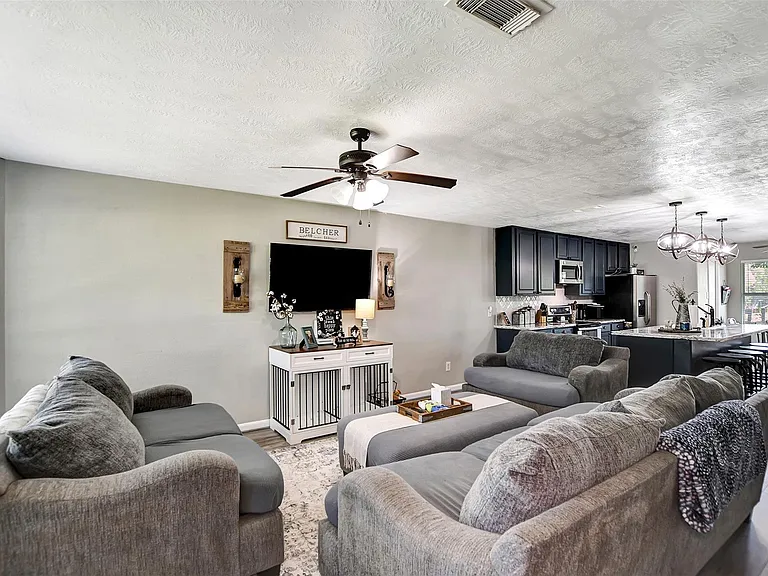 25401 Hunting Trl — Photo 7