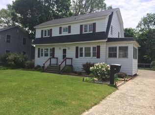 114 Ridgewood St SE, Kentwood, MI 49548