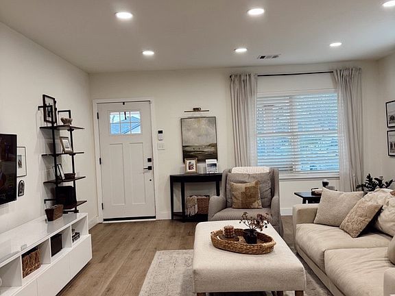 Living Room/ Entry