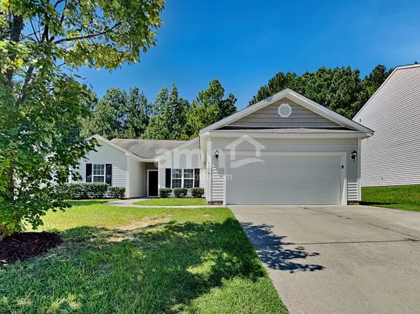 2316 King Malcolm Ln, Zebulon, NC 27597