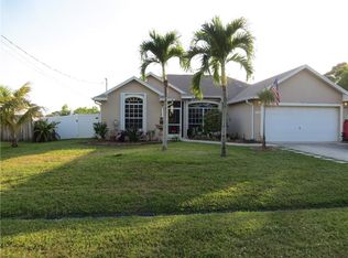 2233 SE Heathwood Cir, Port Saint Lucie, FL 34952