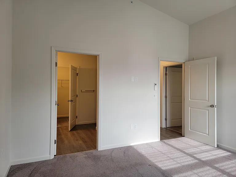 4601 Commerce St #301 — Photo 16