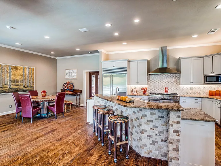 5304 Seascape Ln — Photo 10