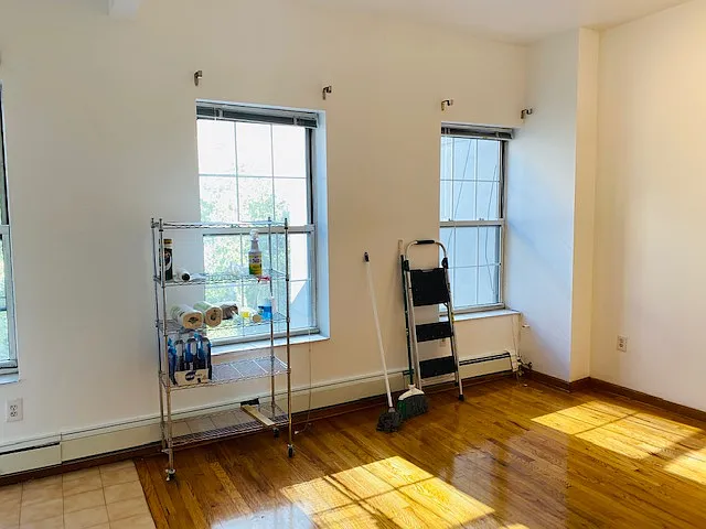 245 W 16th St #C2 — Photo 12