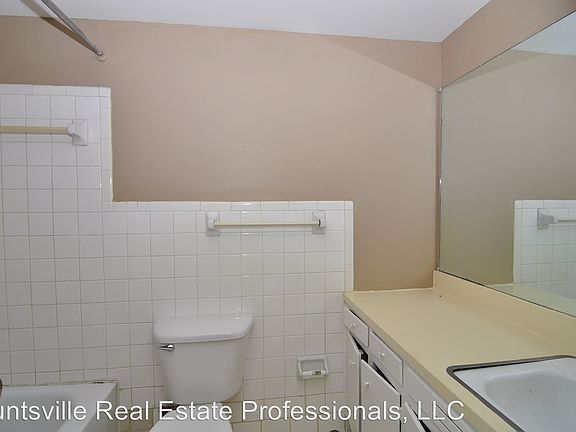 4th image of 4409 Dyshell Dr SW APT C