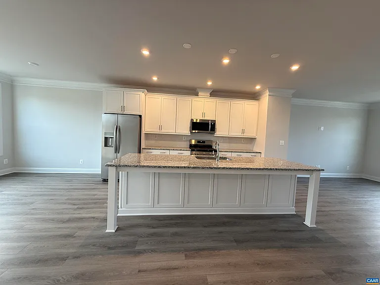 1362 Laconia Ln — Photo 3
