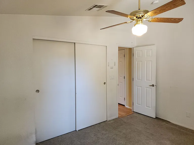 600 N Spruce Cir — Photo 10
