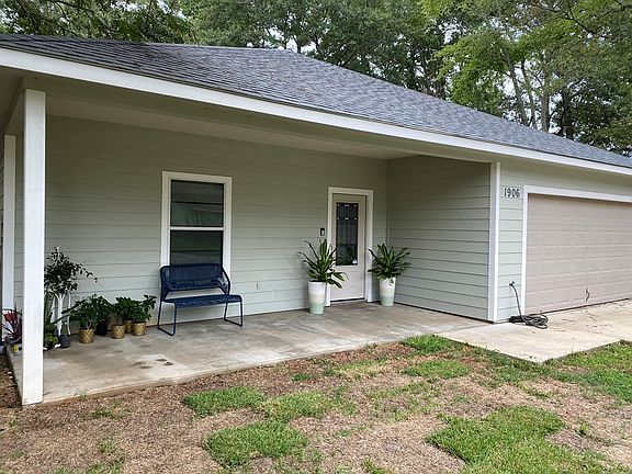 3rd image of 1906 Virginia Ave