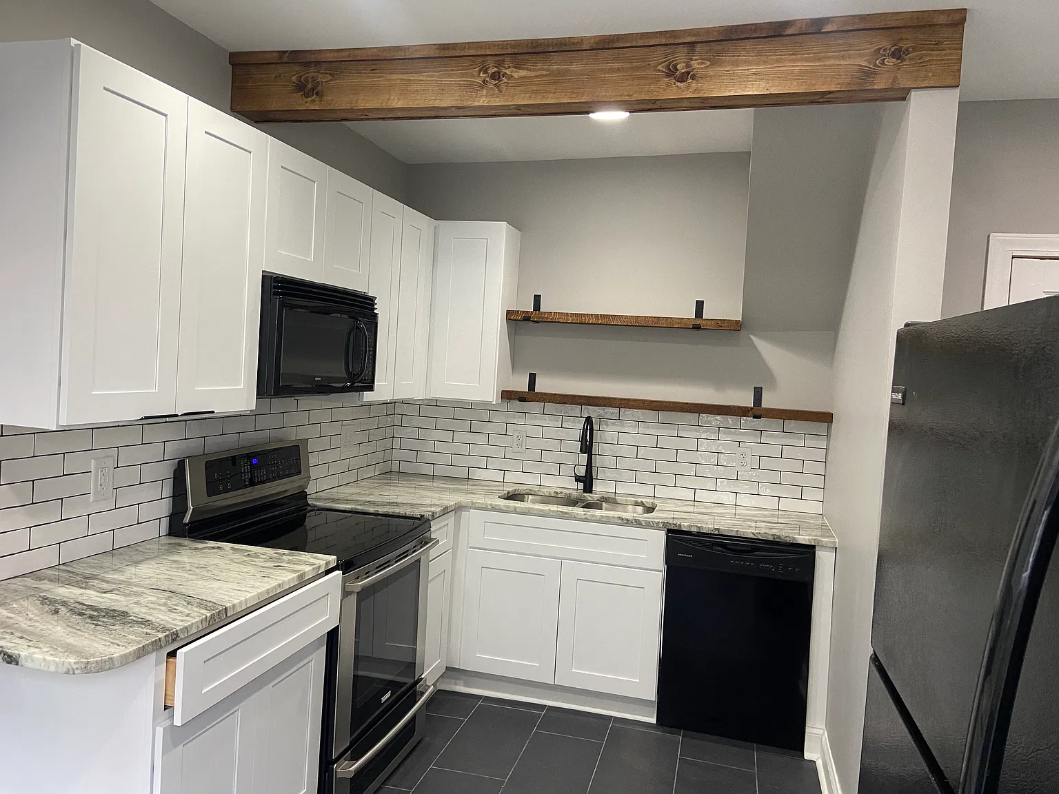 828 W Kalamazoo Ave — Photo 3