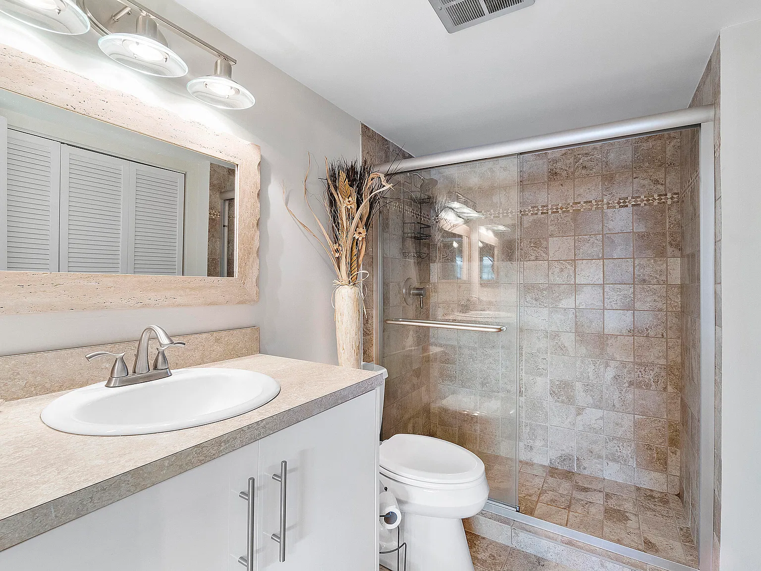 1 bed, 1.5 bath, 850 sqft, $1,975 — Photo 1