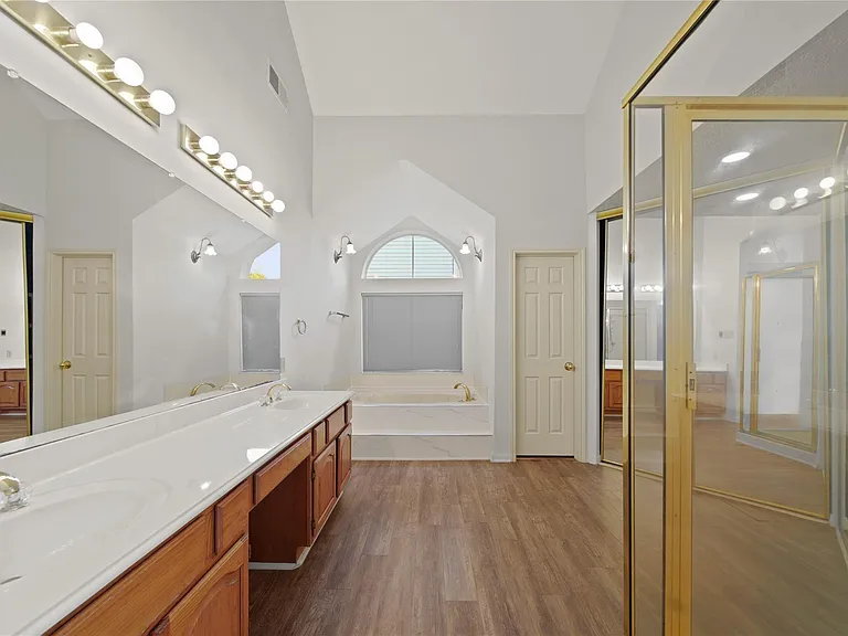 2923 Plantation Wood Ln — Photo 16