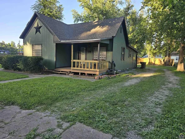 1108 NE Oakland Ave, Topeka, KS 66616