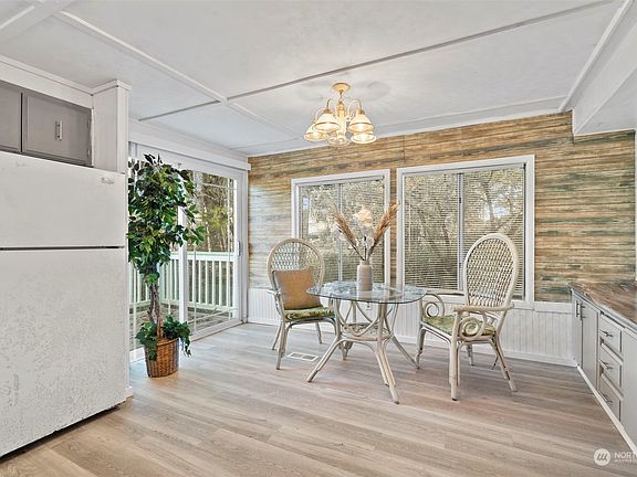 2nd image of 734 NE Edgewood Avenue