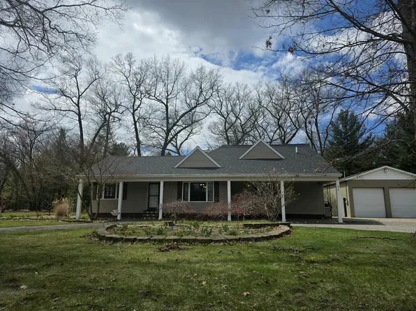 673 S Wolf Lake Rd, Muskegon, MI 49442