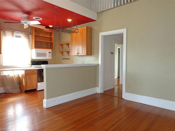 2nd image of 833 Westover Ave APT 4