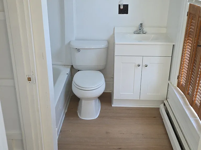 163 Pleasant St #2E — Photo 10
