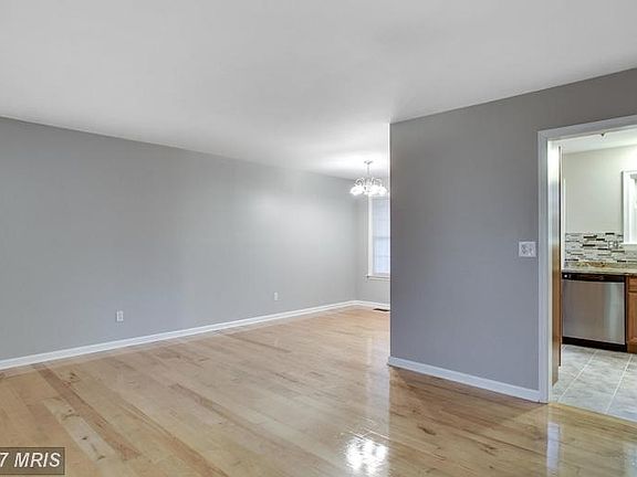 5th image of 331 Charles St