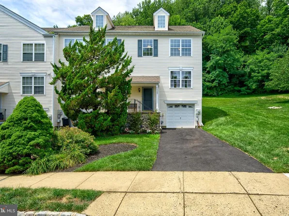 4582 Louise Saint Claire Dr, Doylestown, PA 18902