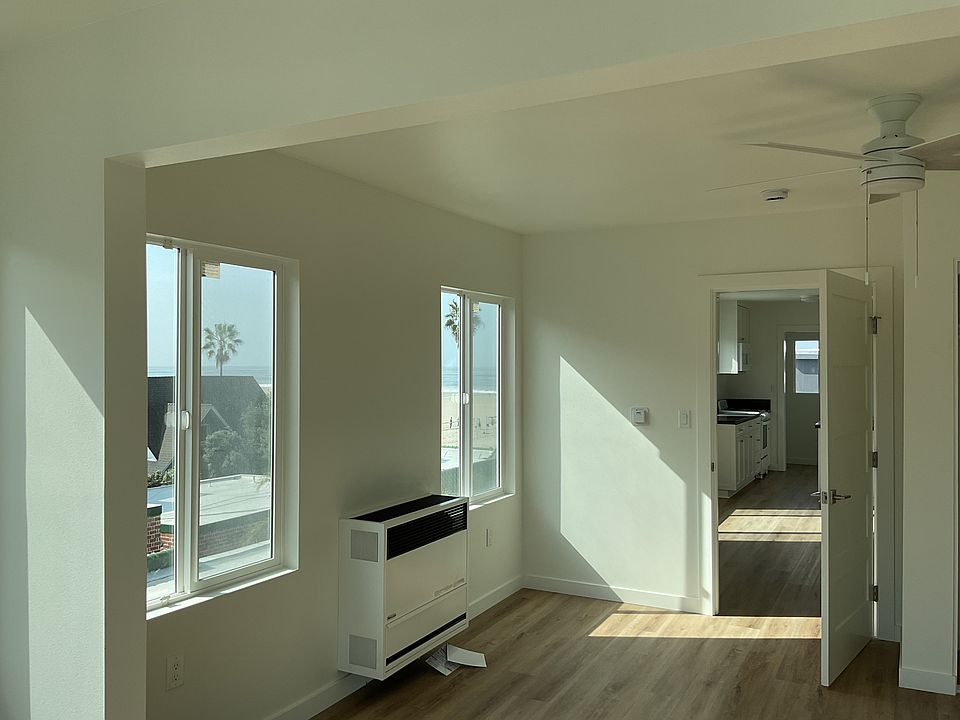2nd image of 511 Ocean Front Walk APT 11