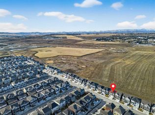 154 E Yorkstone Way SW, Calgary, AB T2X 4S3