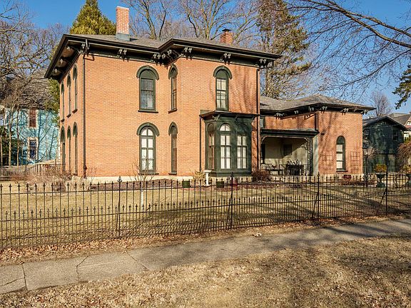 3rd image of 326 S 2nd St