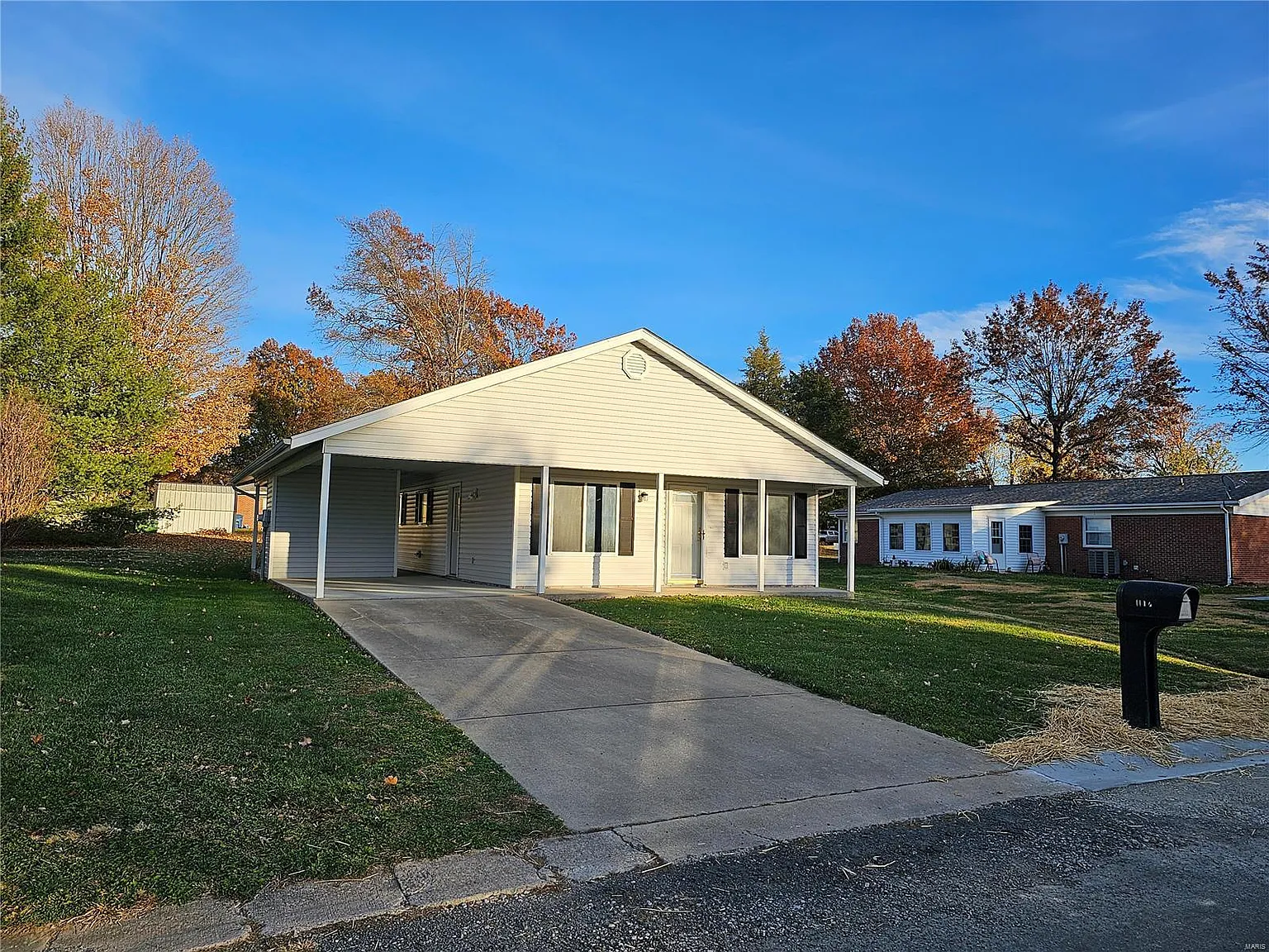 1102 Birch Ln photo 1