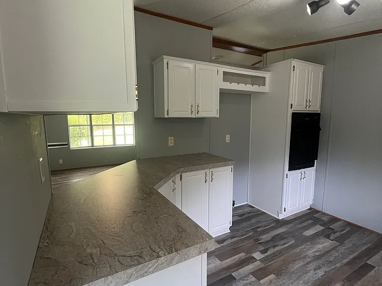 1816 Switzer Green Pond Rd — Photo 8