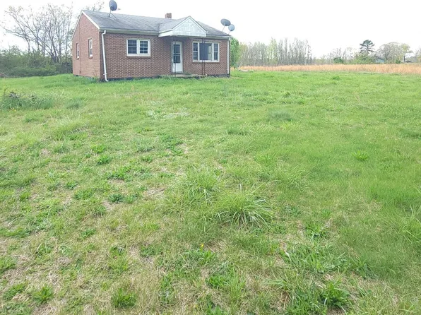 2175 Golden Leaf Rd, Nathalie, VA 24577