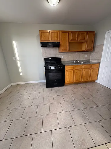 75 N 9th St #14 Photo 1