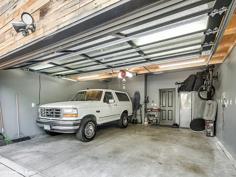 245 N Jackson St — Photo 31