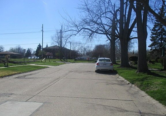 3rd image of 437 Louisiana Ave